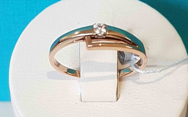 Фото Золотое кольцо КВ2099 на подставке