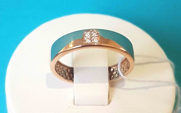 Золотое кольцо КВ2355 Фото Золотое кольцо КВ2355 на подставке