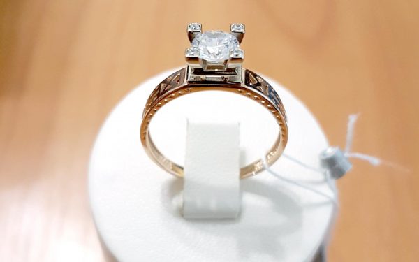 Золотое кольцо КВ2763 Золотое кольцо КВ2763 под углом