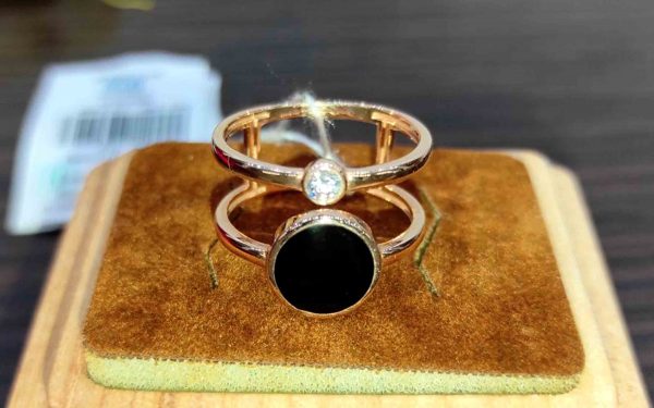 Фото Золотое кольцо КВ2812.14 на подставке