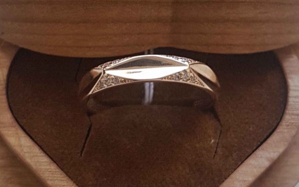 Фото кольцо золотое КВ2988 средний вес 2.18 грамма