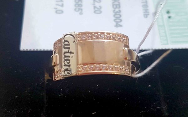 Золотое кольцо с фианитом КВ3004 фото Золотое кольцо с фианитом КВ3004 вид спереди