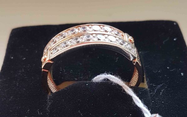 фото Золотая печатка ПЧ208 на черном бархате