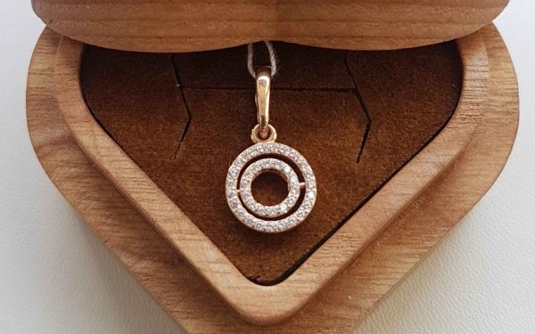 Золотая подвеска ПВ1379 Фото золотая подвеска ПВ1379 средний вес 0.97 грамма