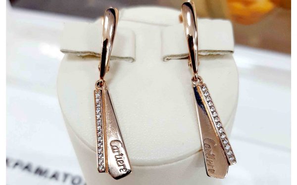 Золотые сережки с фианитом СВ2157 фото золотые сережки с фианитом СВ2157 на подтавке